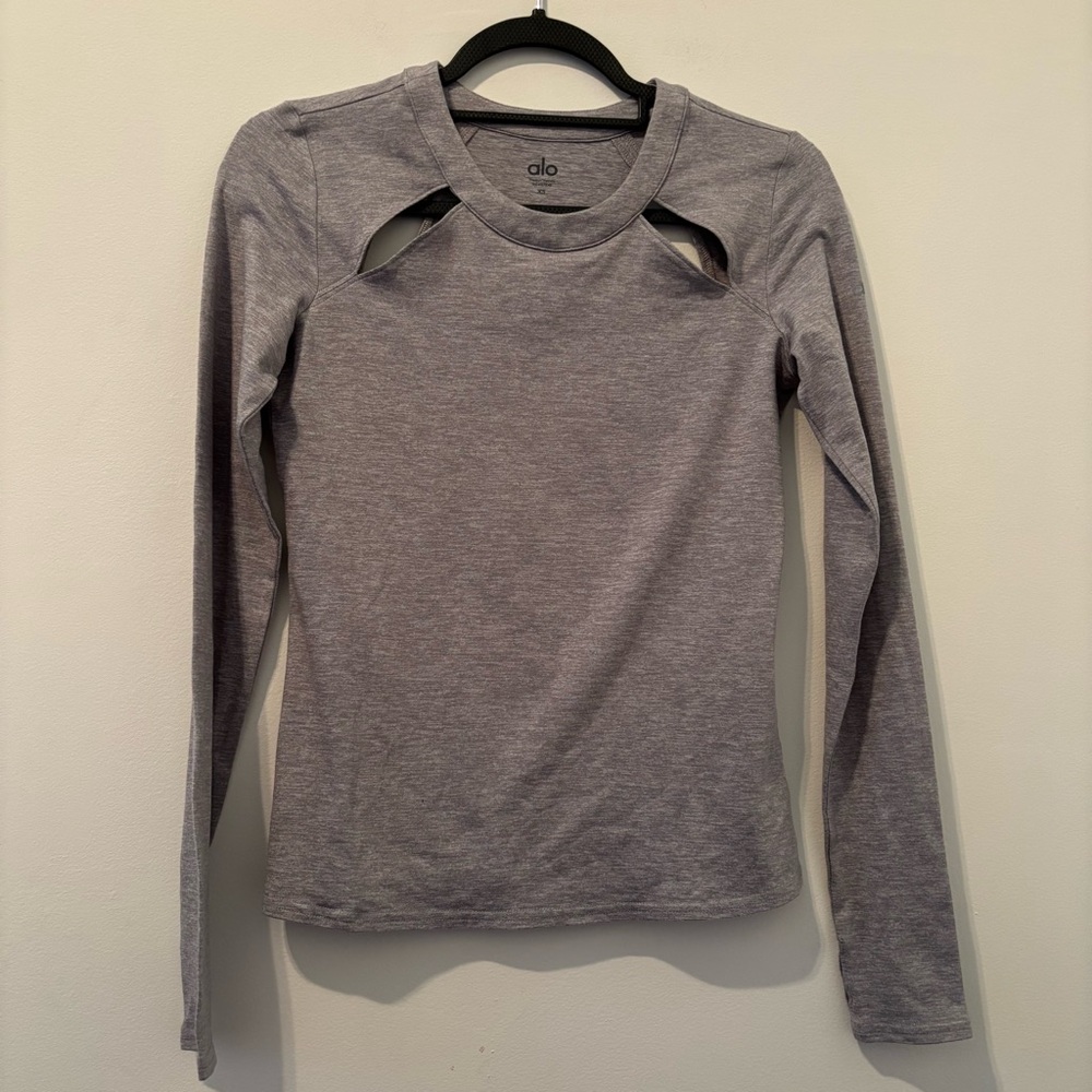 ALO Yoga Mantra Cutout Long Sleeve - Grey